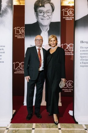 В Гранд Отеле Европа открыли обновленный ресторан с ярким предновогодним приемом