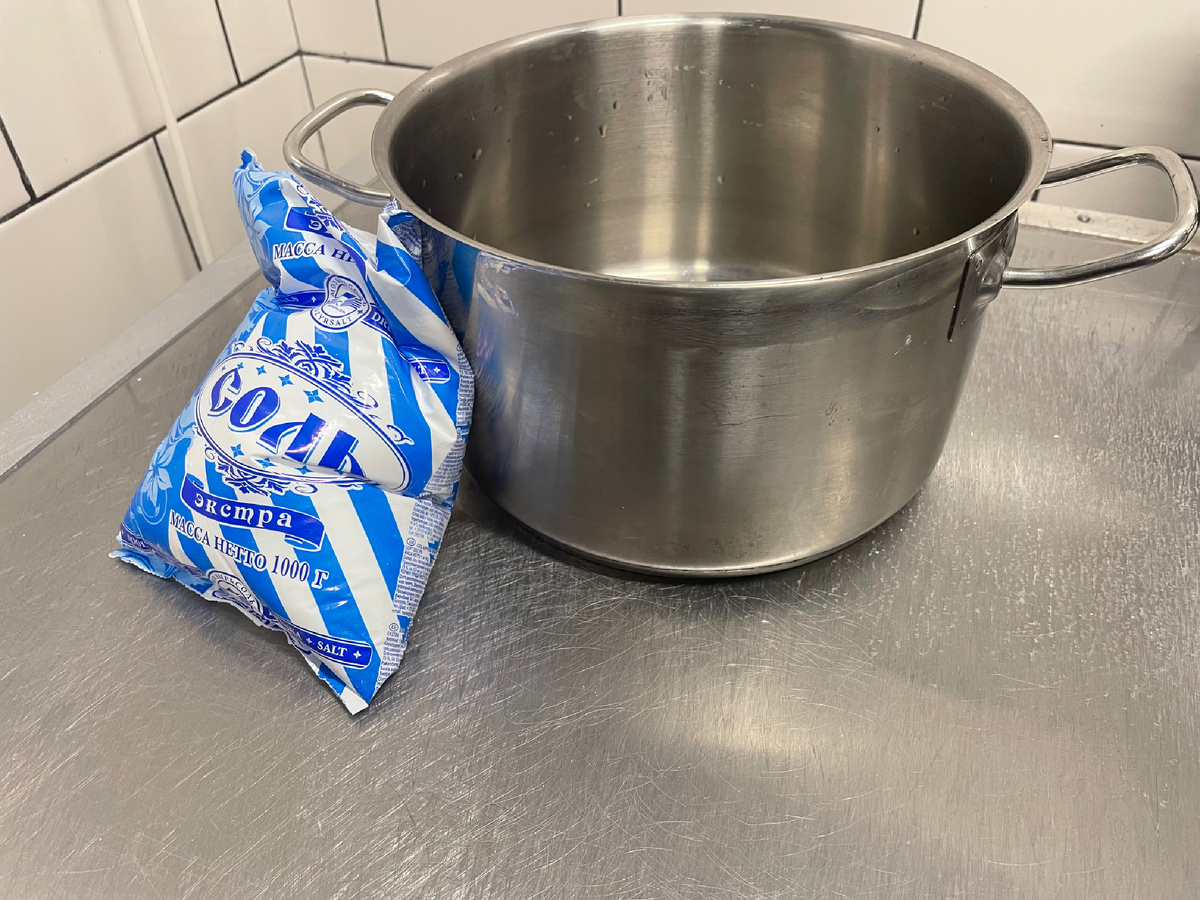 Секрет советских кухонь: зачем оставлять соль в кастрюле после варки