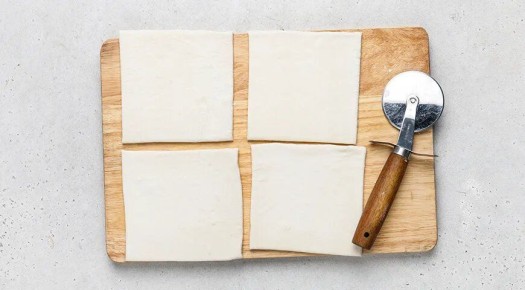 Нежные слоеные пирожки с бананом и шоколадом: простое удовольствие