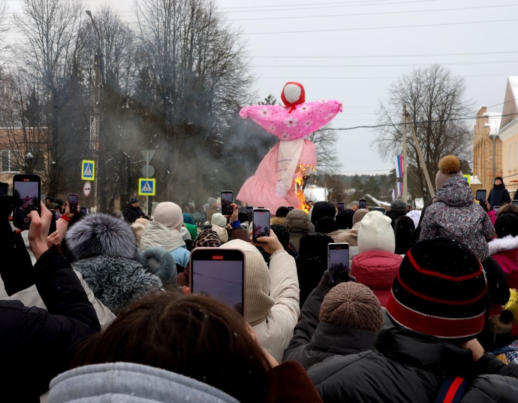 Грандиозные масленичные гулянья в Юхнове: праздник для всей семьи