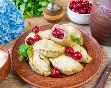 Вареники с вишней — идеальное лакомство для любого повода