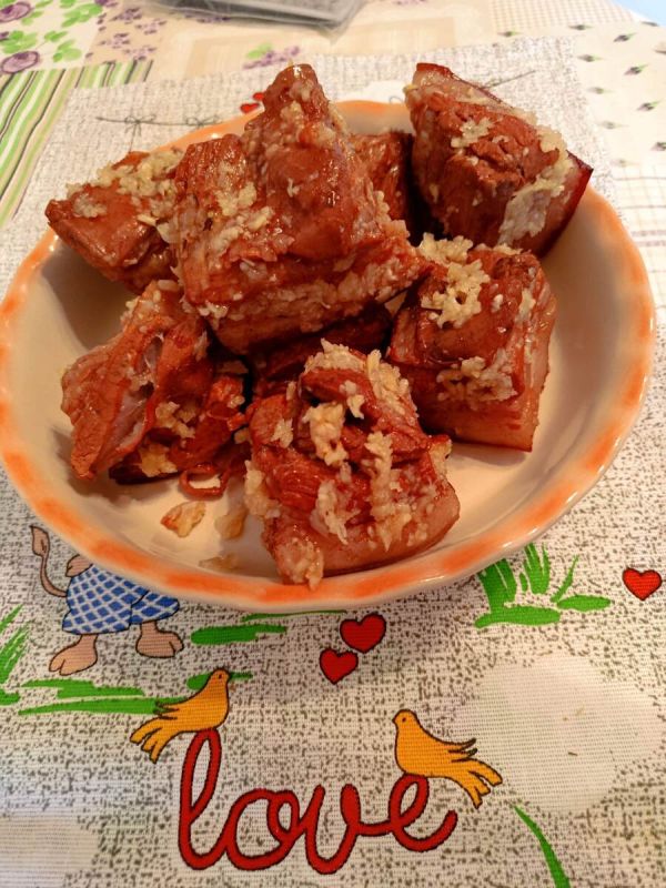 Нежное сало в луковой шелухе: гастрономическое наслаждение