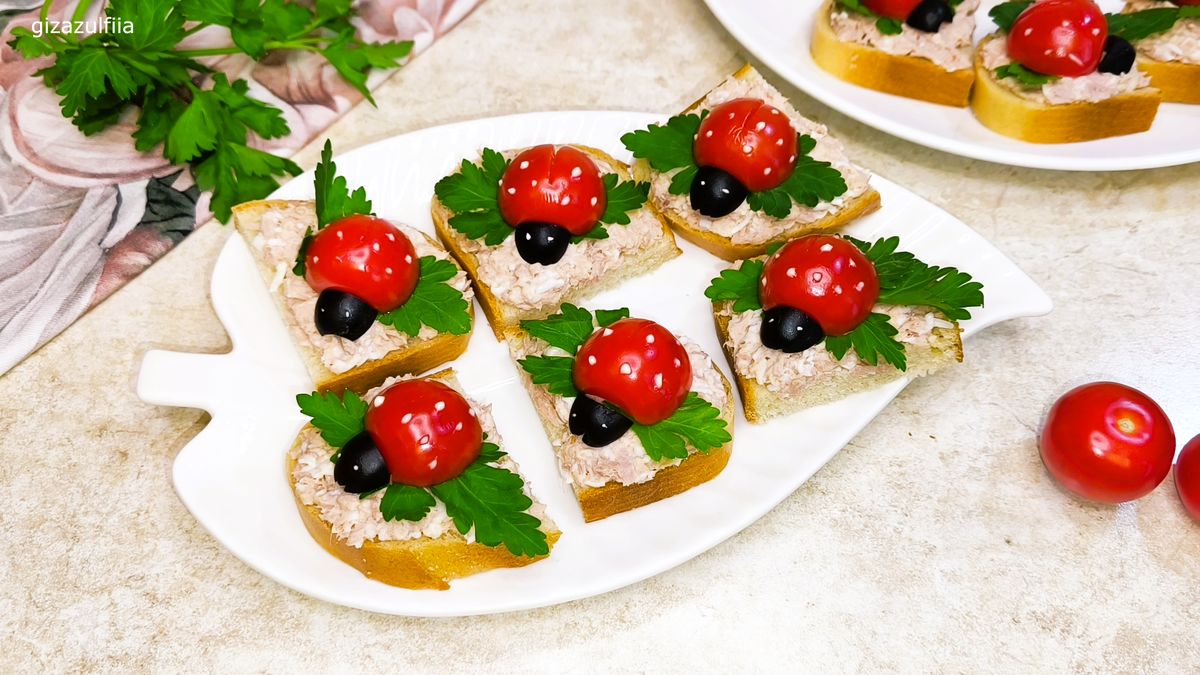 Нежные бутерброды «божьи коровки» для вашего стола