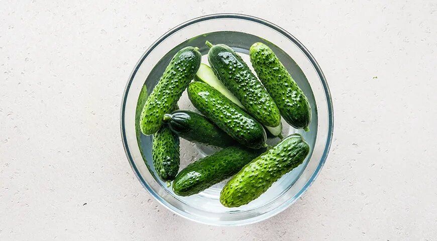 Как заготовить острые огурцы на зиму: пошаговое руководство