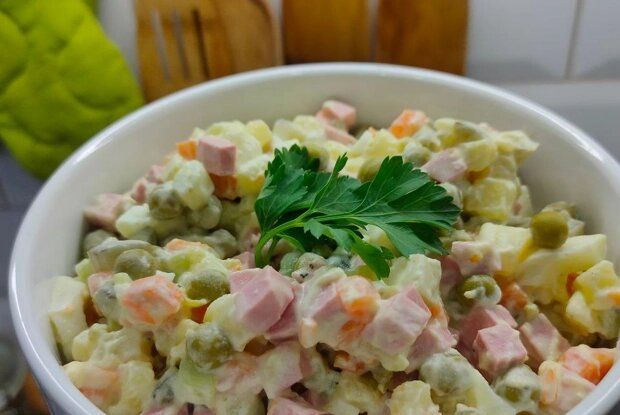 Как быстро приготовить салат оливье: простой рецепт