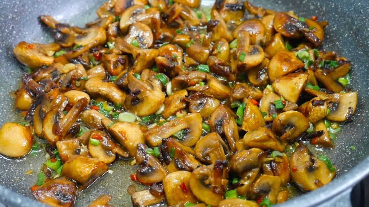 Почему грибы могут стать опасными: что нужно знать родителям