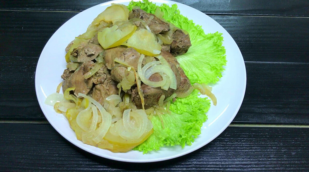 Нежная куриная печень с яблоками: как запечь в банке