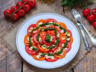 Томатное севиче с освежающим сорбетом из сельдерея