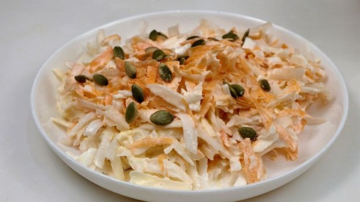 Необычный салат с редькой и яблоком