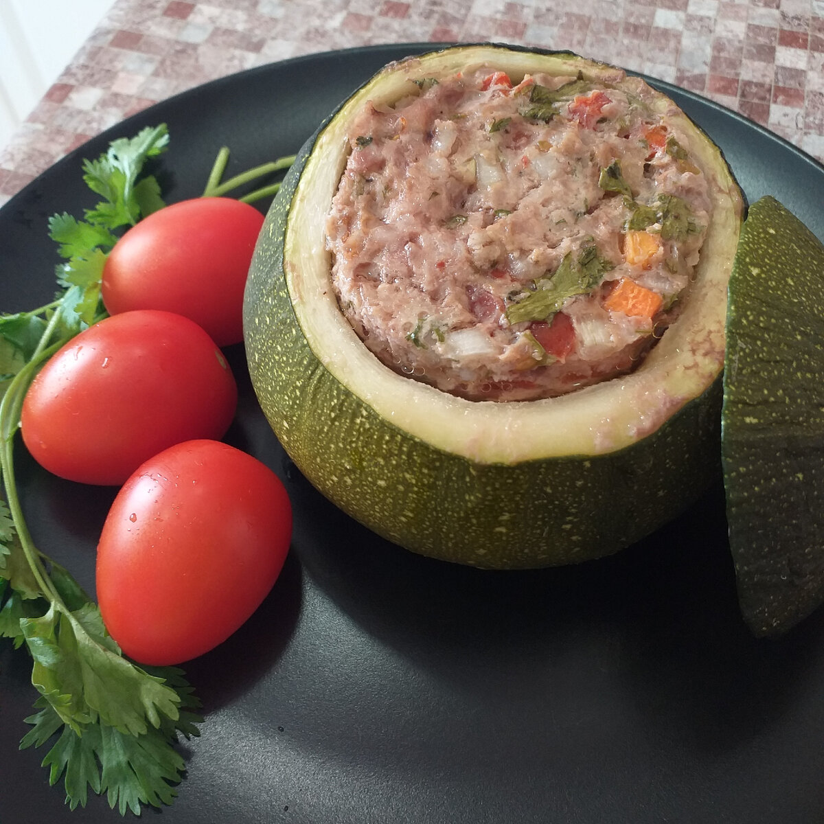 Фаршированные кабачки с перловкой и мясом: простое и оригинальное блюдо