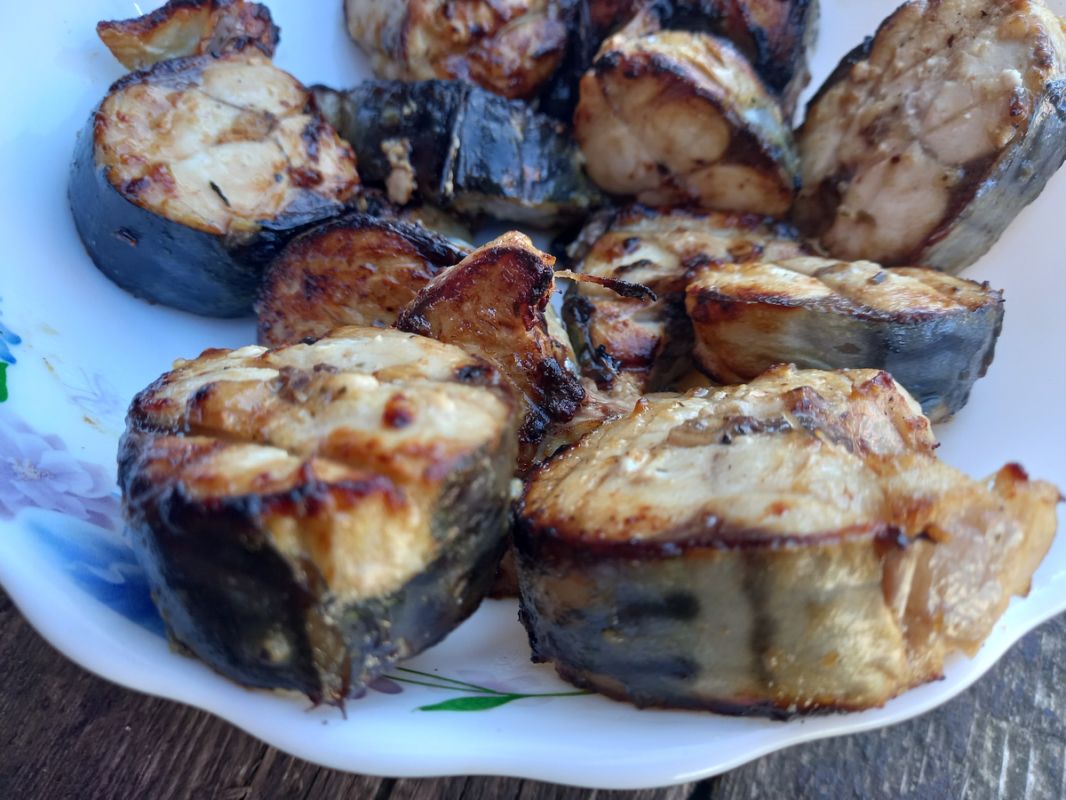 Шашлык из скумбрии: вкусно, но не по карману