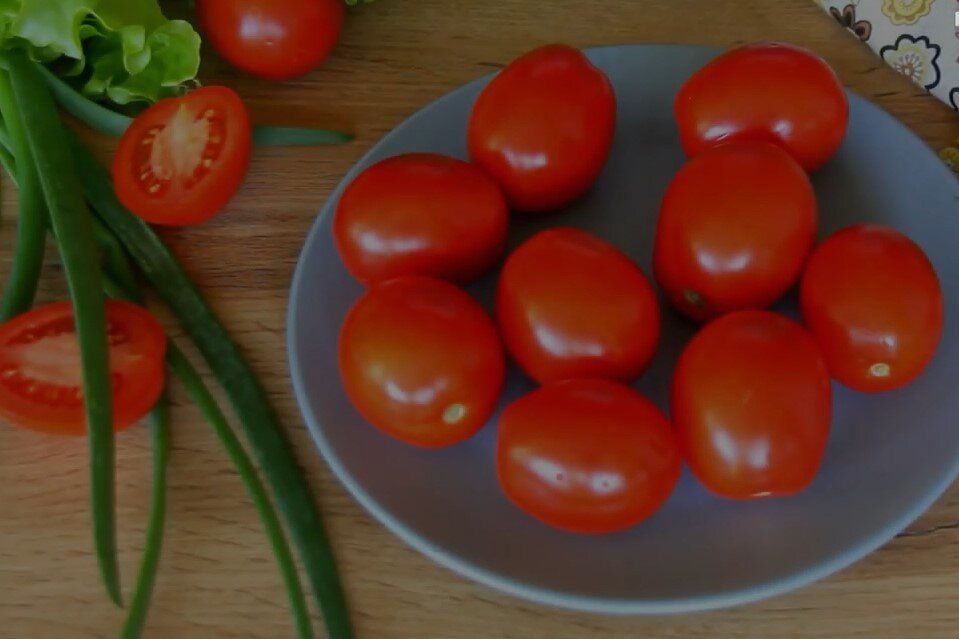 Быстрая закуска из помидоров: три уникальных рецепта для вечеринок