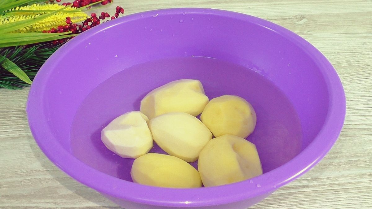 Нежные картофельные лепёшки со свежей зеленью: простой рецепт на каждый день