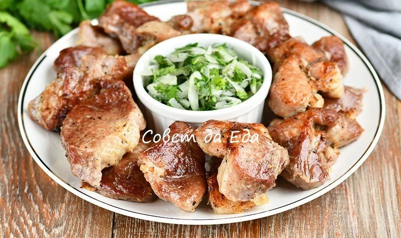 Секреты идеального шашлыка в духовке и вкусного лука к нему