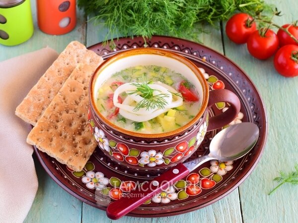 Летний хит: лёгкая окрошка с кальмарами для жаркой погоды