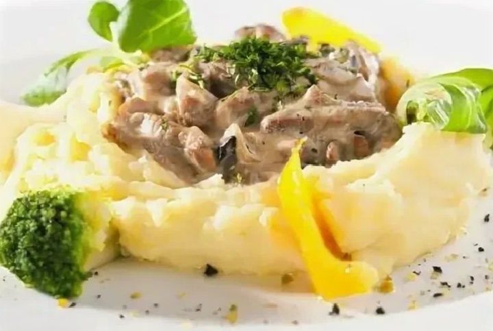 Приготовьте бефстроганов: Нежный вкус и история на вашем столе