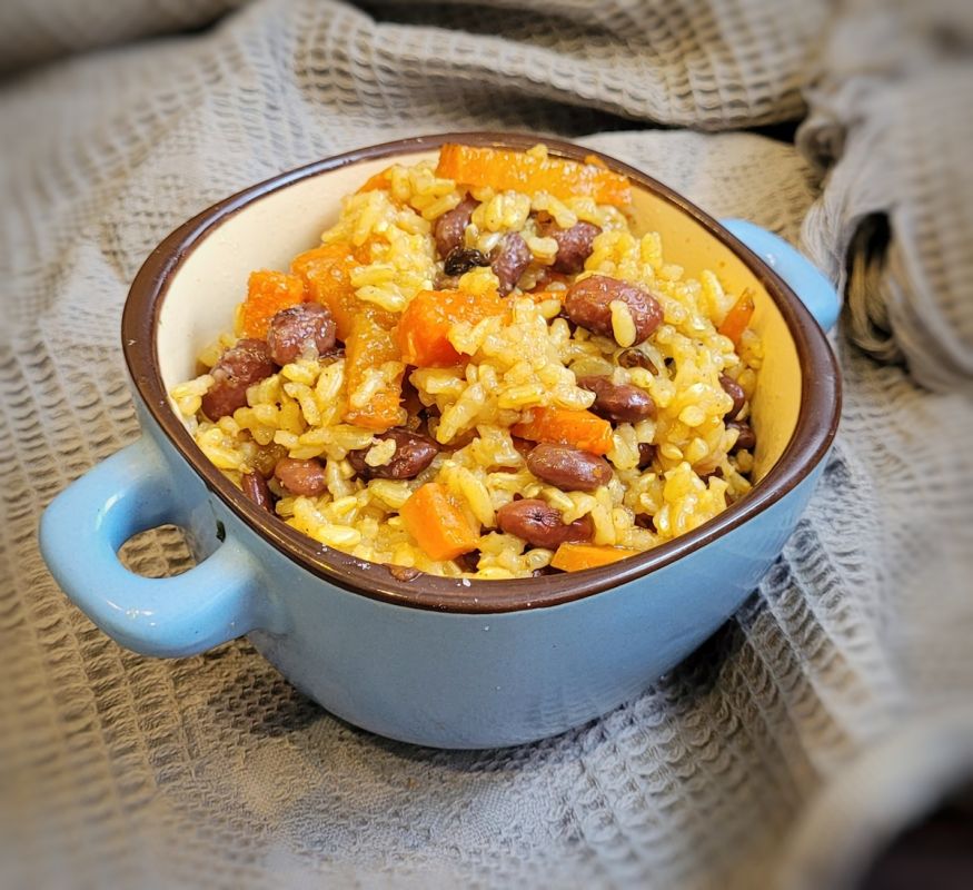 Ароматный томатный плов с фасолью для гурманов