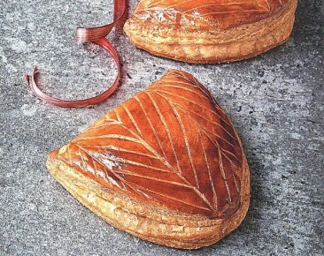 Восторг от яблок и ревеня: рецепты шоссонов с гречневой мукой