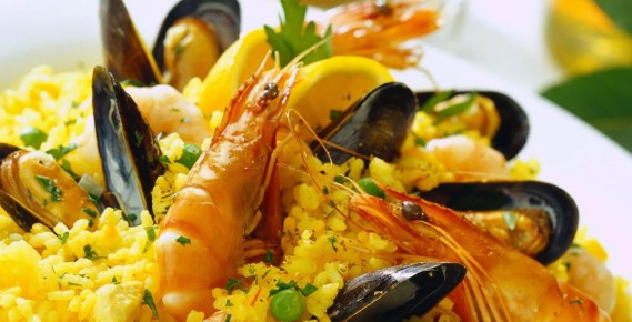 Погрузитесь в мир испанской кухни: рецепт паэльи с морепродуктами