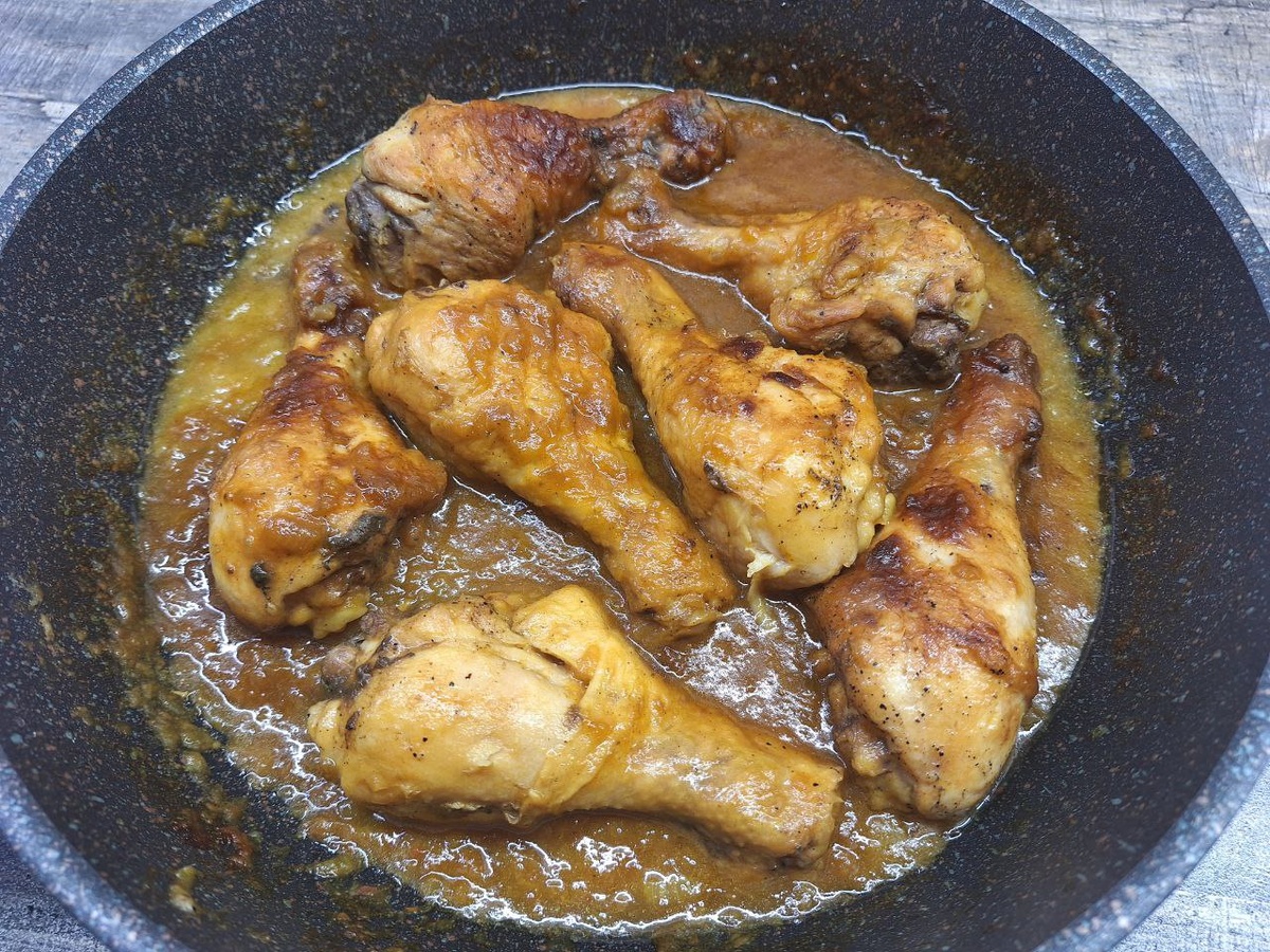 Куриные голени с карамельным соусом: простой рецепт для любой трапезы