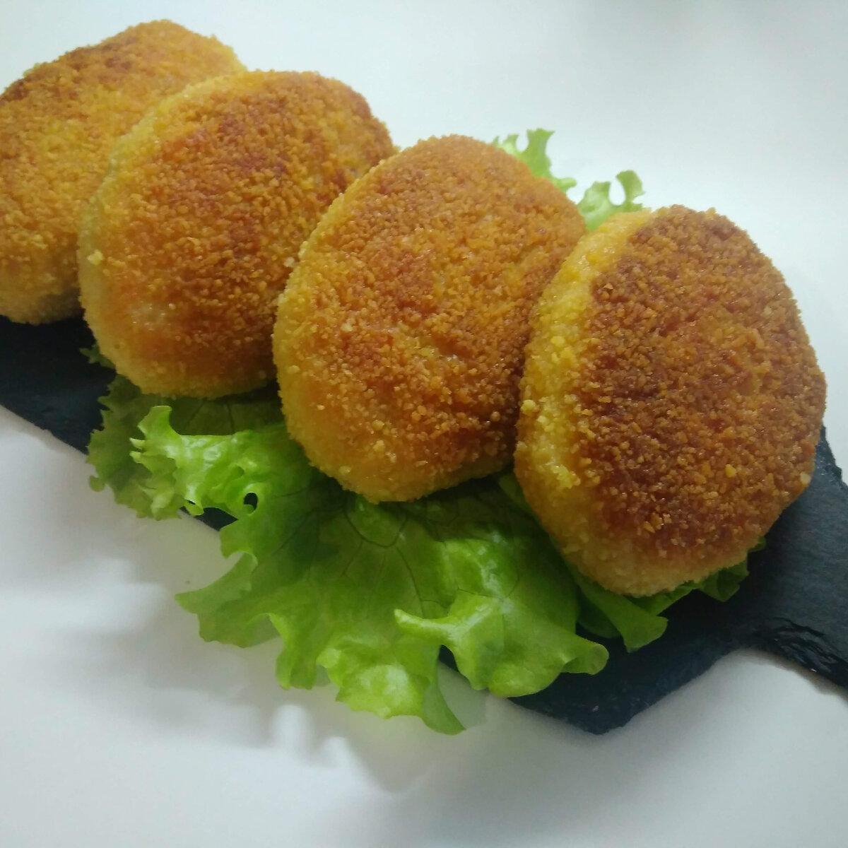 Ароматные куриные котлеты с сыром