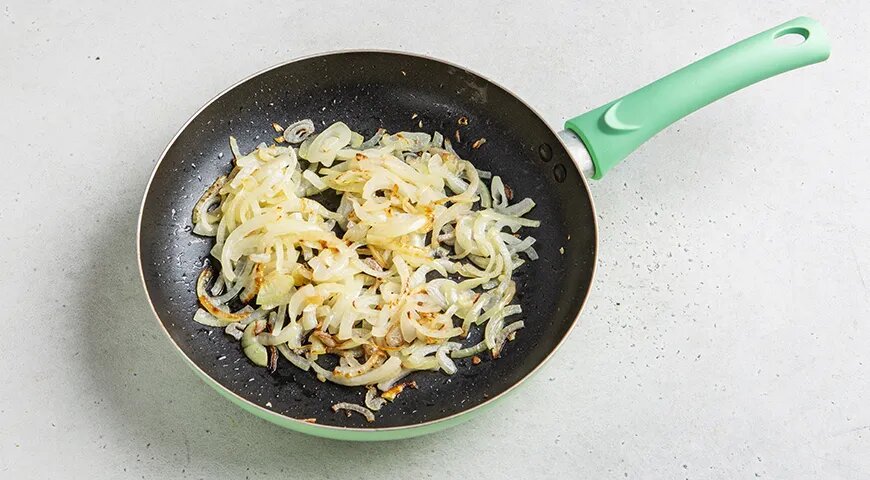 Классика домашней кухни: свинина с картошкой в горшочках