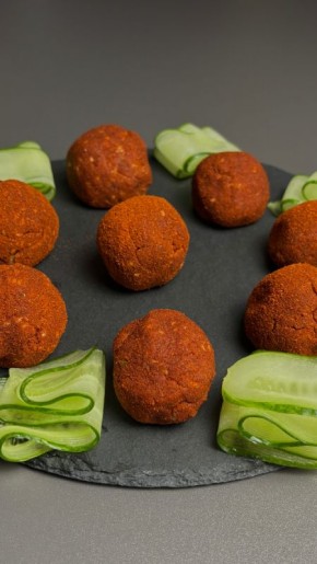 Чечевичные шарики с форелью для новогоднего стола