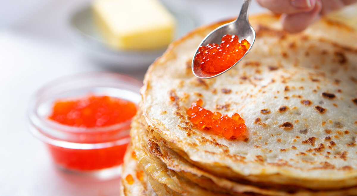 Как выбрать настоящую красную икру на Масленицу