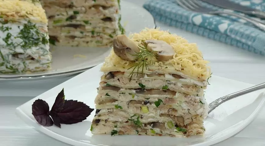 Блинный торт с курицей