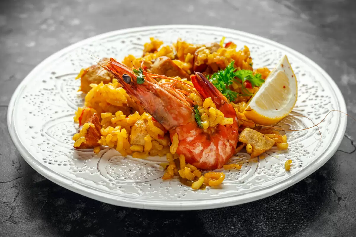 Потрясающая паэлья с морепродуктами и курицей
