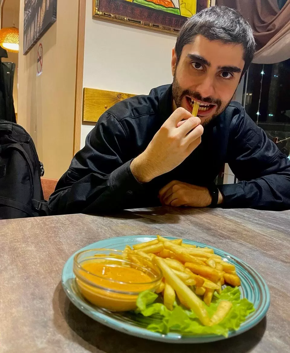 Как правильно пользоваться зубочисткой и салфетками в ресторане