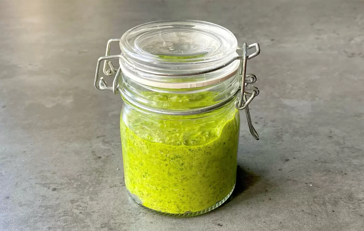 Летний вкус: Как приготовить идеальный соус песто