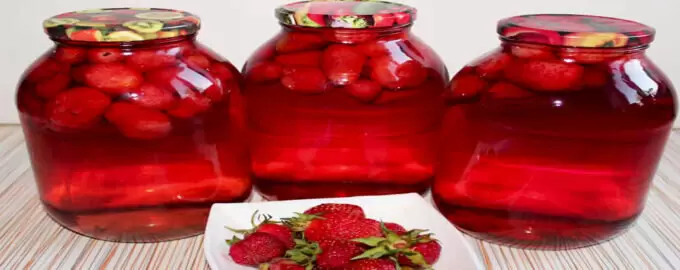 Нежный компот из клубники: три простых рецепта, которые должны попробовать все