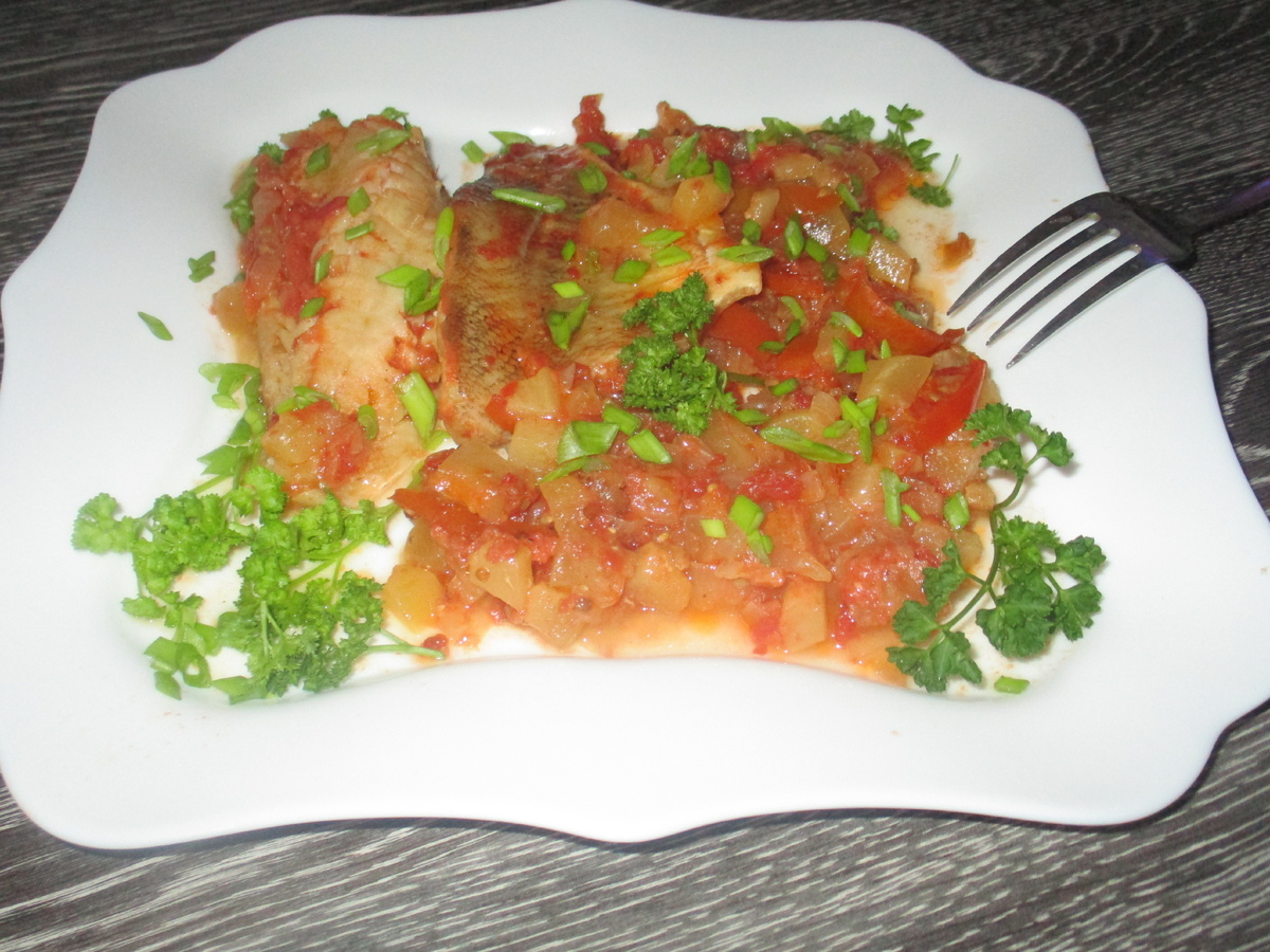 Необычный вкус морского окуня с овощами