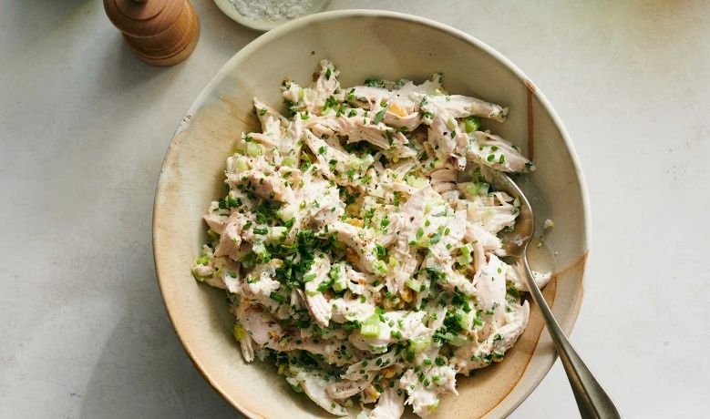 Слоёный салат с печенью: легкий и вкусный рецепт на каждый день