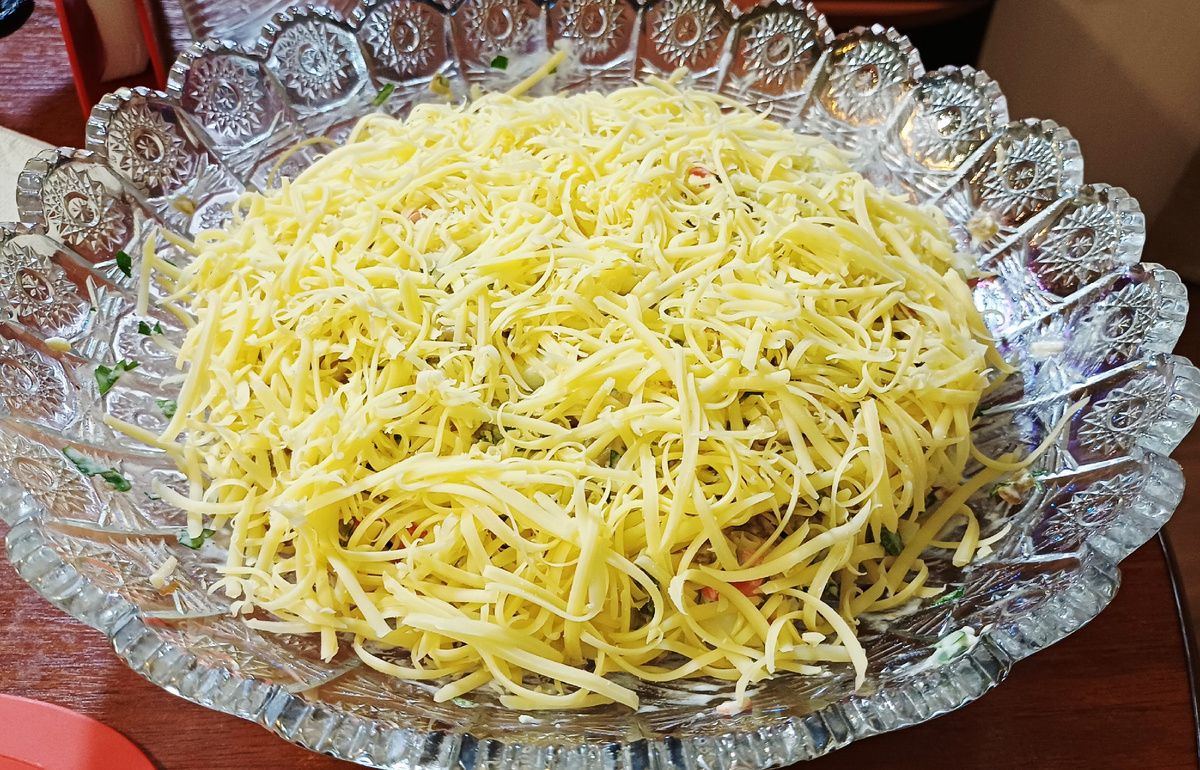 Салат «Выручайка»: быстро, вкусно и сытно