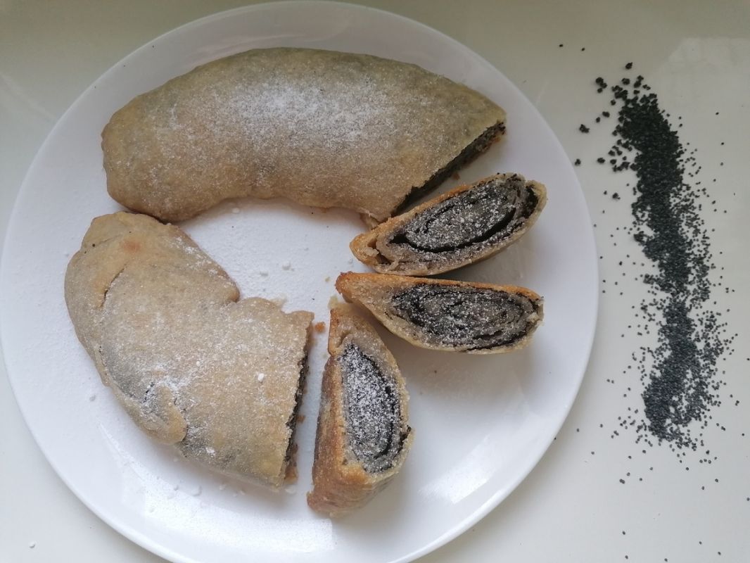 Откройте для себя монастырский рулет с маком